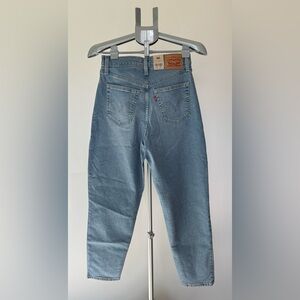 Levi's High Waisted Mom Jeans Light Blue Women's Size 27 NEW